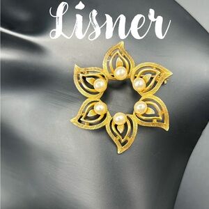 Vintage Lisner Gold Tone Faux Pearl Flower Brooch